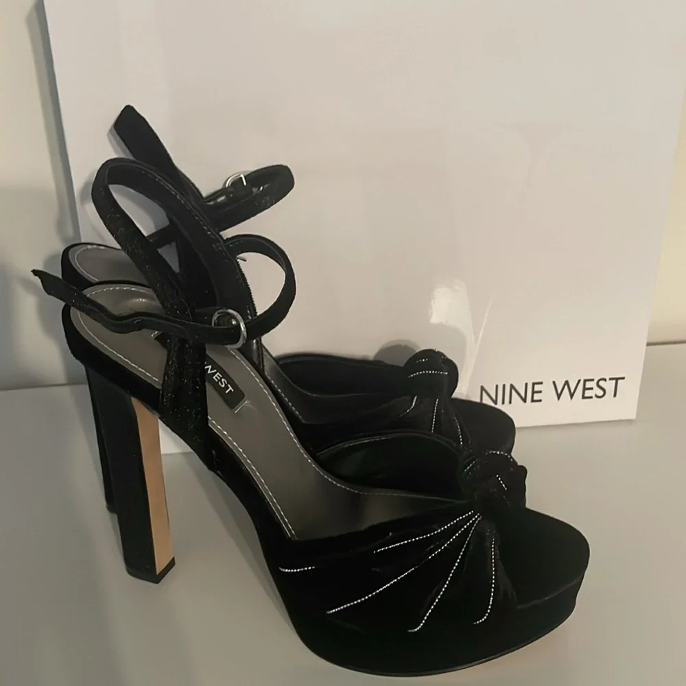 Nine West Winnie Platform Heels NIB - Picture 2 of 4